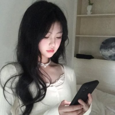 她比烟花寂寞